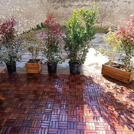Superbe T2 Avec Grande Terrasse En Centre A 5 Min A Pieds Des Arenes De Apartmán Nîmes